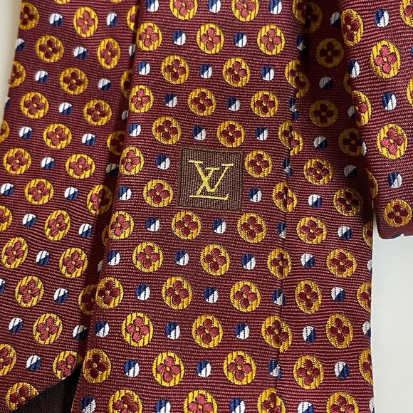 Louis Vuitton LV Silk Classic Necktie Designer Luxury Maroon Gold Pattern Tie  - Picture 4 of 7